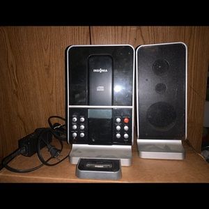 radio could use aux cord on it and bluetooth works good